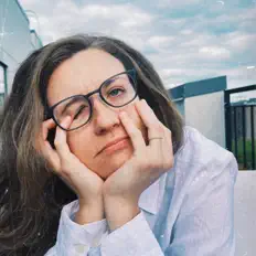 Katie Buchananを聴いたり、ミュージックビデオを鑑賞したり、経歴やツアー日程などを確認したりしましょう！