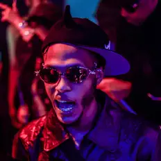 聆聽 Lillamarbeats、觀看音樂影片、閱讀小傳、查看巡演日期等！
