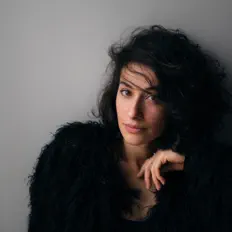 Poslechněte si interpreta Anait Markaryan, sledujte hudební videa, přečtěte si životopis, podívejte se na data turné a další informace.