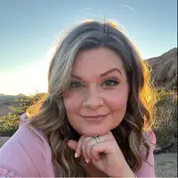 undefined: песни, клипы, биография, даты выступлений и многое другое.