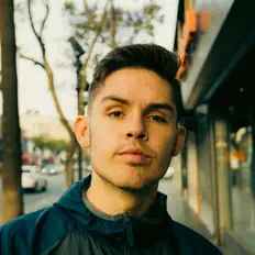 Ascolta Aiden Minard, guarda video musicali, leggi la biografia, vedi le date del tour & altro!