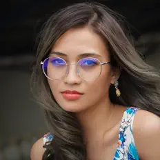 Poslechněte si interpreta CEARAH AMBURUS, sledujte hudební videa, přečtěte si životopis, podívejte se na data turné a další informace.