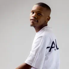 Ascolta Younger Ubenzani, guarda video musicali, leggi la biografia, vedi le date del tour & altro!