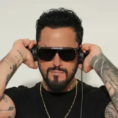 Arash Mohseni을(를) 듣고, 뮤직 비디오를 보고, 약력을 읽고, 투어 일정 등을 확인하세요!