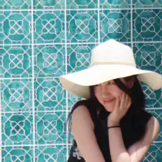 Dengarkan Catty.L, tonton video musik, baca bio, lihat tanggal tur & lainnya!
