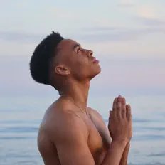 收听 Jay luv、观看音乐视频、阅读小传、查看巡演日期等 ！