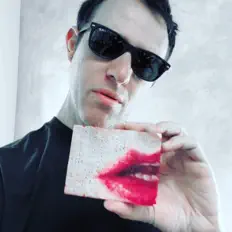 Blue Duvey dinle, müzik videolarını izle, biyografisini oku, tur tarihlerini ve daha fazlasını gör!