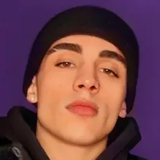 DiMarco: песни, клипы, биография, даты выступлений и многое другое.