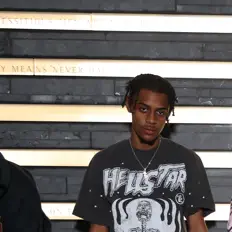 RSM सुनें, म्यूज़िक वीडियो देखें, बायो पढ़ें, दौरे की तारीखें और बहुत कुछ देखें!