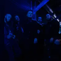 Luister naar undefined, bekijk muziekvideo's, lees de bio, bekijk de tourdata, en meer!