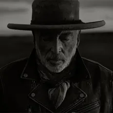 聆聽 A Bad Think、觀看音樂影片、閱讀小傳、查看巡演日期等！