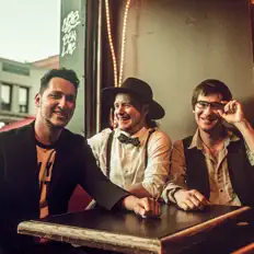 Escucha a Wilson & The Cast Aways, mira vídeos musicales, lee la biografía, consulta fechas de giras y mucho más.