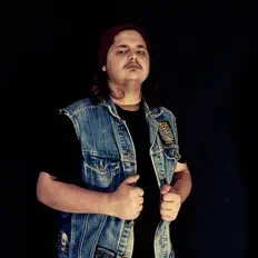 Ascolta Taylor Dezzy, guarda video musicali, leggi la biografia, vedi le date del tour & altro!