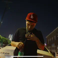 收听 SWAEJAE、观看音乐视频、阅读小传、查看巡演日期等 ！