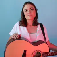 Ouça undefined, assista a videoclipes, leia a biografia, veja as datas das turnês e mais!