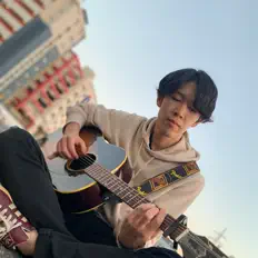 Junki Akoを聴いたり、ミュージックビデオを鑑賞したり、経歴やツアー日程などを確認したりしましょう！