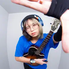 Dengarkan Karina D. Han, tonton video musik, baca bio, lihat tanggal tur & lainnya!