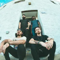 Balcony Talkを聴いたり、ミュージックビデオを鑑賞したり、経歴やツアー日程などを確認したりしましょう！