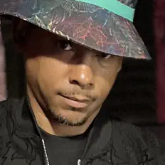 Eric Wilson: песни, клипы, биография, даты выступлений и многое другое.