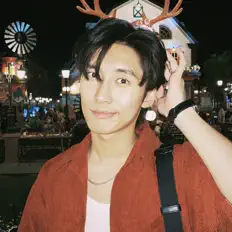 Pik W.を聴いたり、ミュージックビデオを鑑賞したり、経歴やツアー日程などを確認したりしましょう！