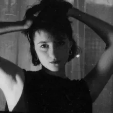 Nousdeuxthebandを聴いたり、ミュージックビデオを鑑賞したり、経歴やツアー日程などを確認したりしましょう！