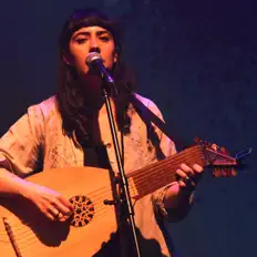 Maine Hermo: песни, клипы, биография, даты выступлений и многое другое.