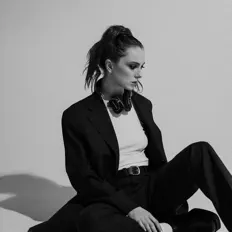 收听 PRIDVOROVA、观看音乐视频、阅读小传、查看巡演日期等 ！
