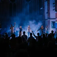 ICF Berlin Worshipを聴いたり、ミュージックビデオを鑑賞したり、経歴やツアー日程などを確認したりしましょう！