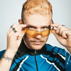 Pradanielを聴いたり、ミュージックビデオを鑑賞したり、経歴やツアー日程などを確認したりしましょう！