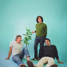 收听 French Cassettes、观看音乐视频、阅读小传、查看巡演日期等 ！