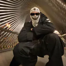 Ouve Lugaize, vê vídeos de música, lê a biografia, vê as datas da digressão e muito mais!