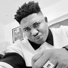 Otes dinle, müzik videolarını izle, biyografisini oku, tur tarihlerini ve daha fazlasını gör!