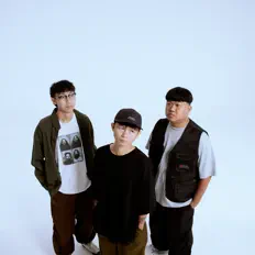 收听 January、观看音乐视频、阅读小传、查看巡演日期等 ！