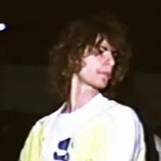 Dengarkan Sweden, tonton video musik, baca bio, lihat tanggal tur & lainnya!