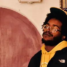 Ashton Malloryを聴いたり、ミュージックビデオを鑑賞したり、経歴やツアー日程などを確認したりしましょう！