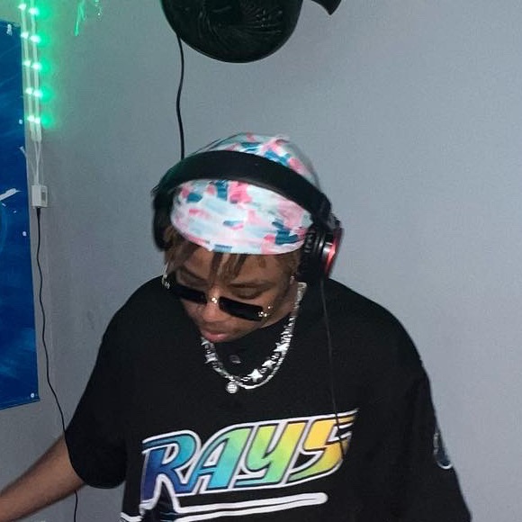 Dinr Boy's avatar