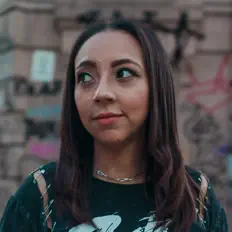 Dengarkan Maya Molina, tonton video musik, baca bio, lihat tanggal tur & lainnya!