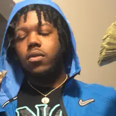 聆聽 LOM Twin、觀看音樂影片、閱讀小傳、查看巡演日期等！