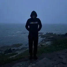 聆聽 Tioux、觀看音樂影片、閱讀小傳、查看巡演日期等！