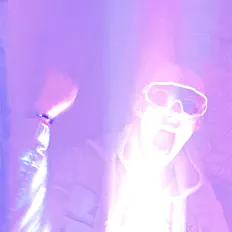 Escucha a EIGHTEEN, mira videos musicales, lee su biografía, consulta las fechas de las gira y más.