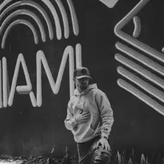 Escucha a brae liam, mira videos musicales, lee su biografía, consulta las fechas de las gira y más.