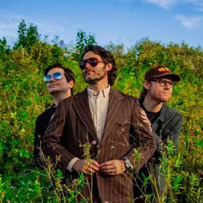 Listen to Easy Bees, watch music videos, read bio, see tour dates & more!