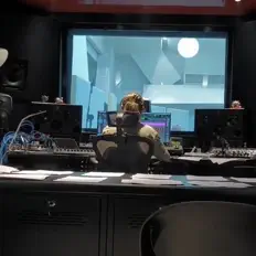 Trivonを聴いたり、ミュージックビデオを鑑賞したり、経歴やツアー日程などを確認したりしましょう！