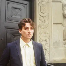 Kaspien सुनें, म्यूज़िक वीडियो देखें, बायो पढ़ें, दौरे की तारीखें और बहुत कुछ देखें!