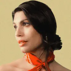 Ascolta Stefanie Joyce, guarda video musicali, leggi la biografia, vedi le date del tour & altro!
