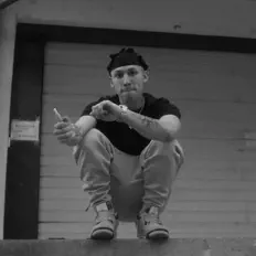 收听 APOLLON、观看音乐视频、阅读小传、查看巡演日期等 ！