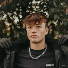 Ακούστε περιεχόμενο από Byron, παρακολουθήστε μουσικά βίντεο, διαβάστε το βιογραφικό, δείτε ημερομηνίες περιοδείας, και πολλά ακόμη!