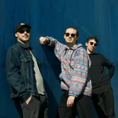 Ascolta nuum., guarda video musicali, leggi la biografia, vedi le date del tour & altro!