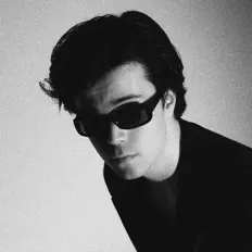 Écoutez Varo Lob, regardez des vidéoclips, lisez la biographie, consultez les dates de tournée et plus encore !