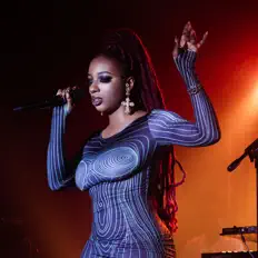 收听 Looking for Avala、观看音乐视频、阅读小传、查看巡演日期等 ！